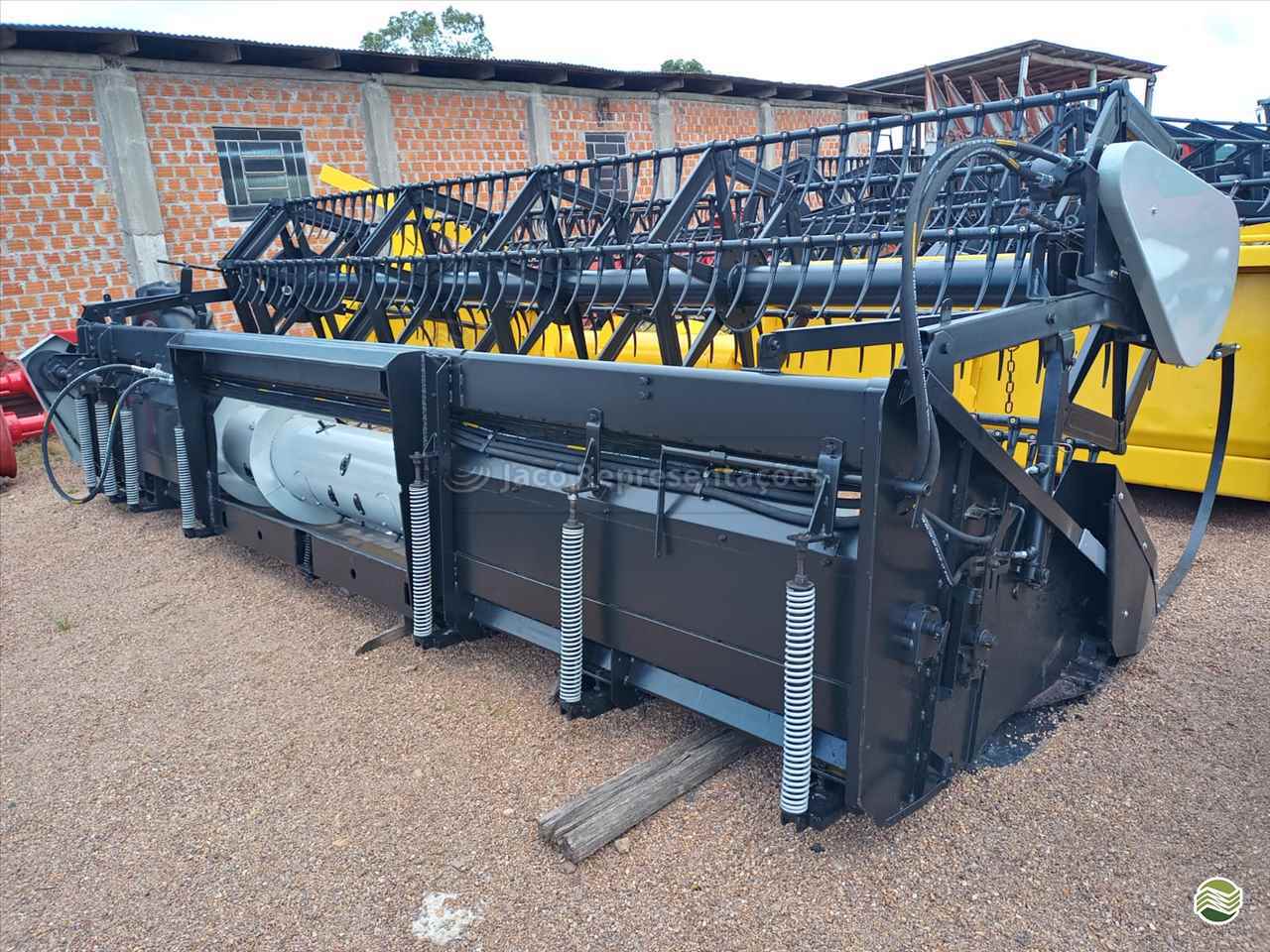 PLATAFORMA COLHEITADEIRA MASSEY FERGUSON HIPERFLEX Jacó Comércio de Peças Agrícolas LTDA PORTO ALEGRE RIO GRANDE DO SUL RS